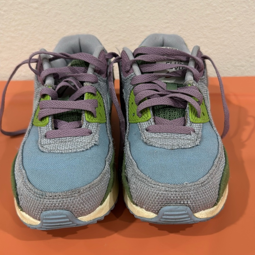 Nike Air Max Kids. Kids size US 4Y.